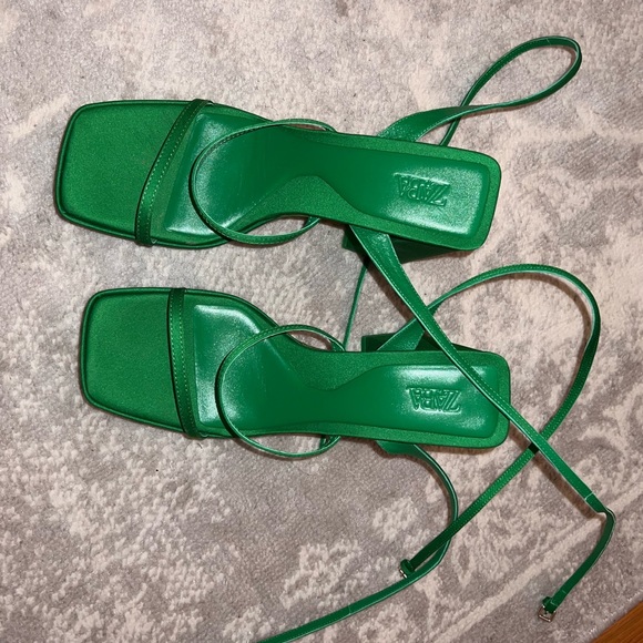 ZARA Chunky High Platform Heels - Picture 5 of 9